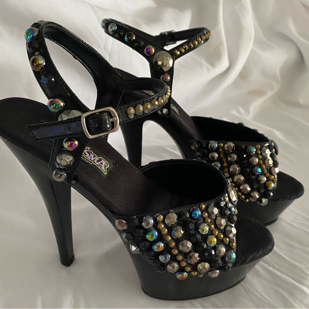 Elegant Black Studded Women's Heels sz.9